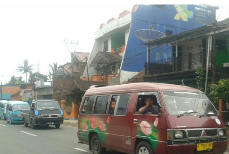 Angkutan umum Colt L300 Bogor Sukabumi