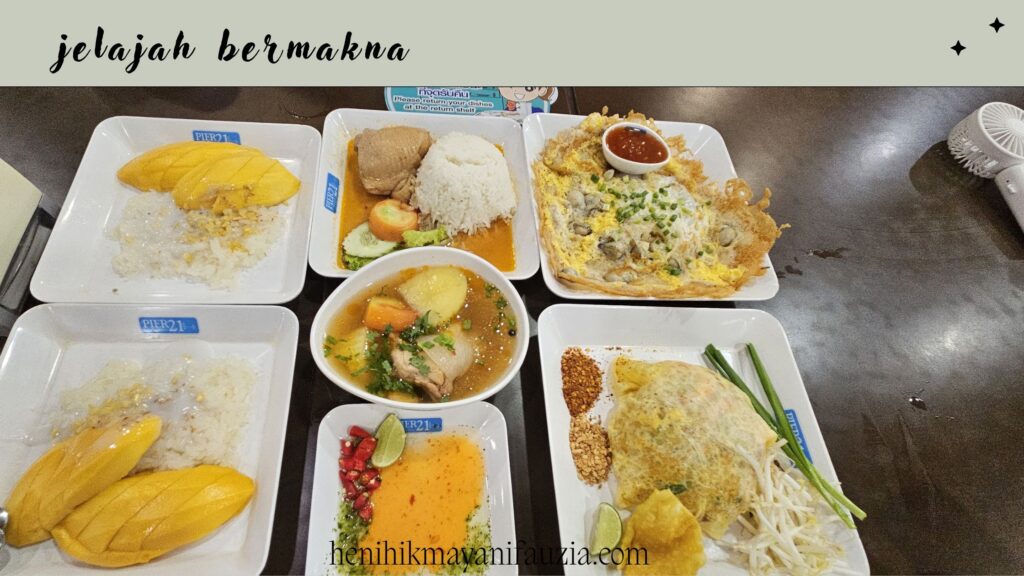 menu makan di Food Court Terminal 21 Bangkok