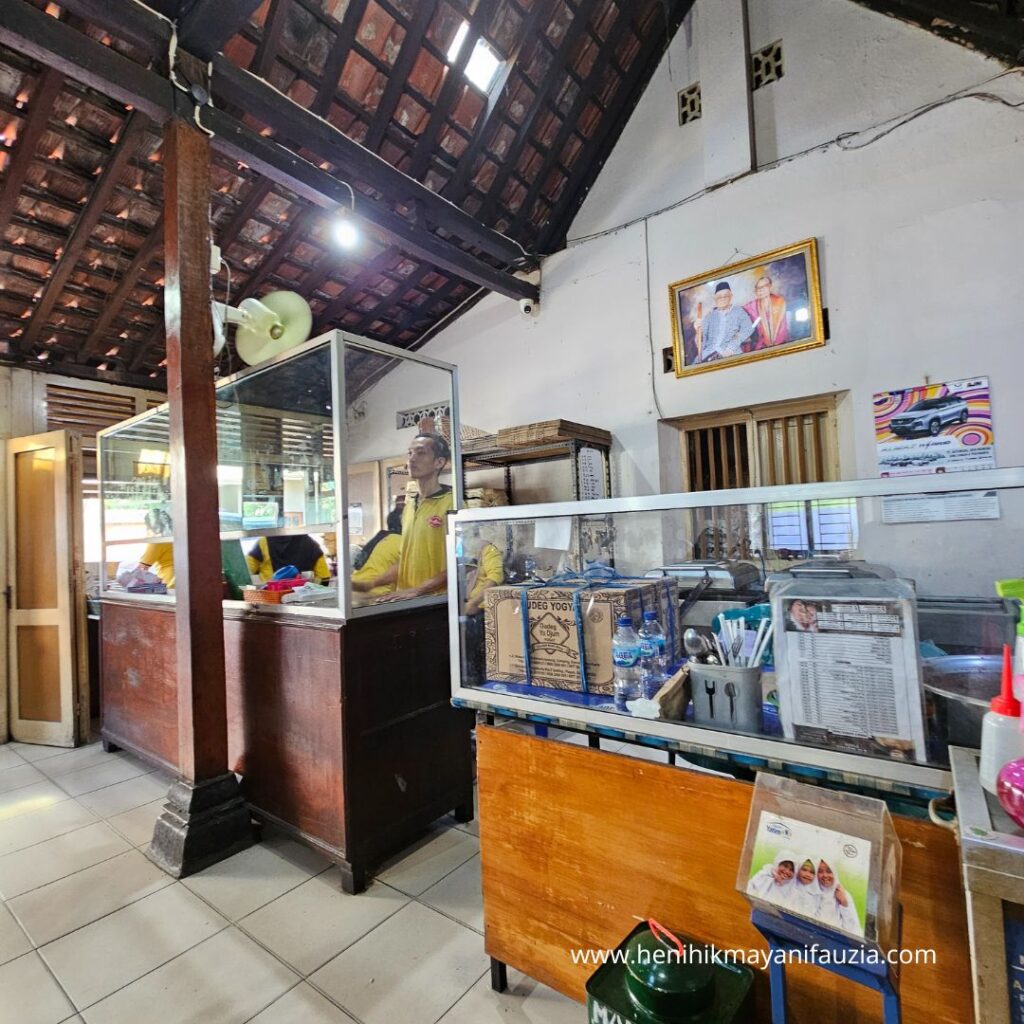 Gudeg Yu Djum Pusat
