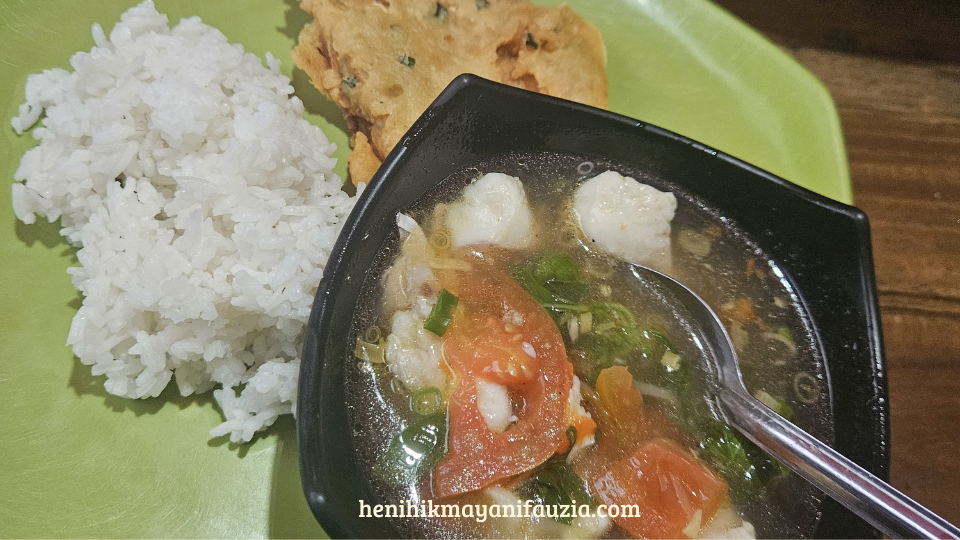 Sop ayam di RM.Pawon Ligar