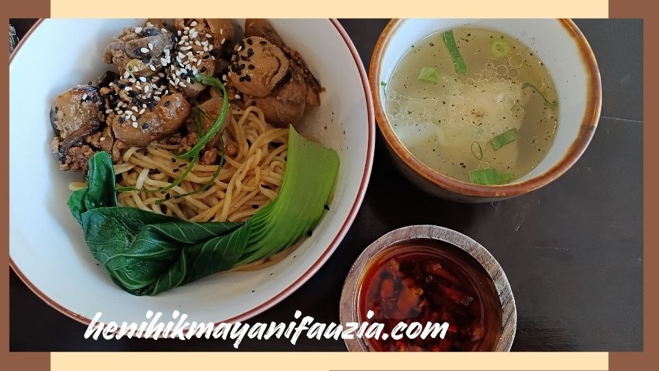 Menu makan di Roemari kafe