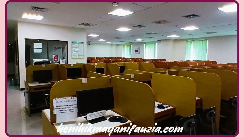 Ruang digital library Perputakaan YARSI