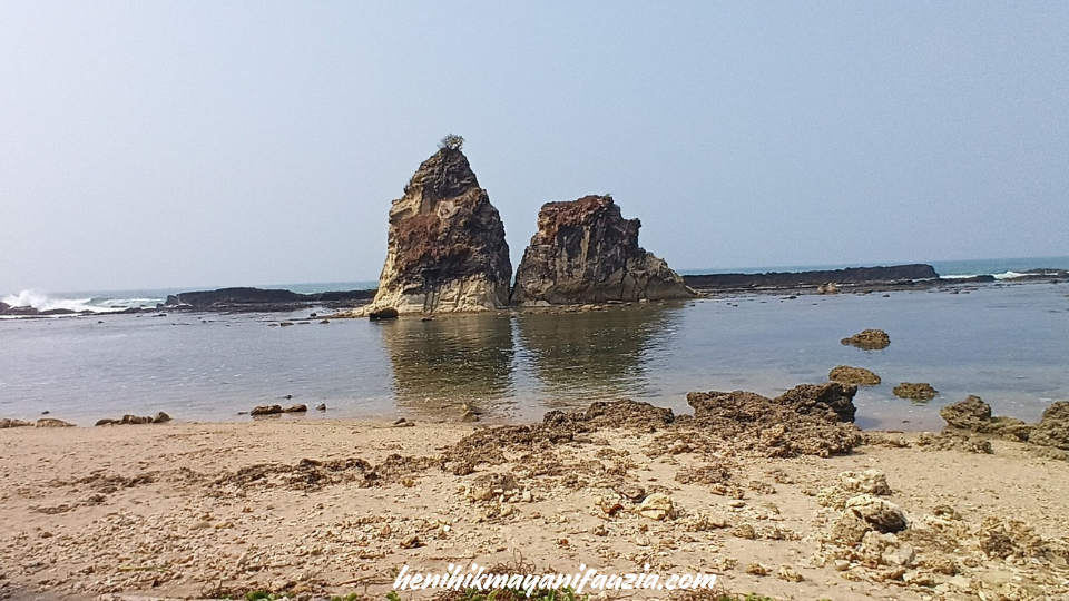 Tanjung layar sawarna banten