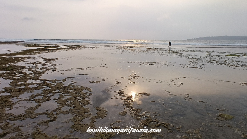 Pantai Sawarna